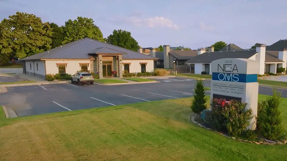 Northeast Arkansas Oral Surgery office building and exterior sign
